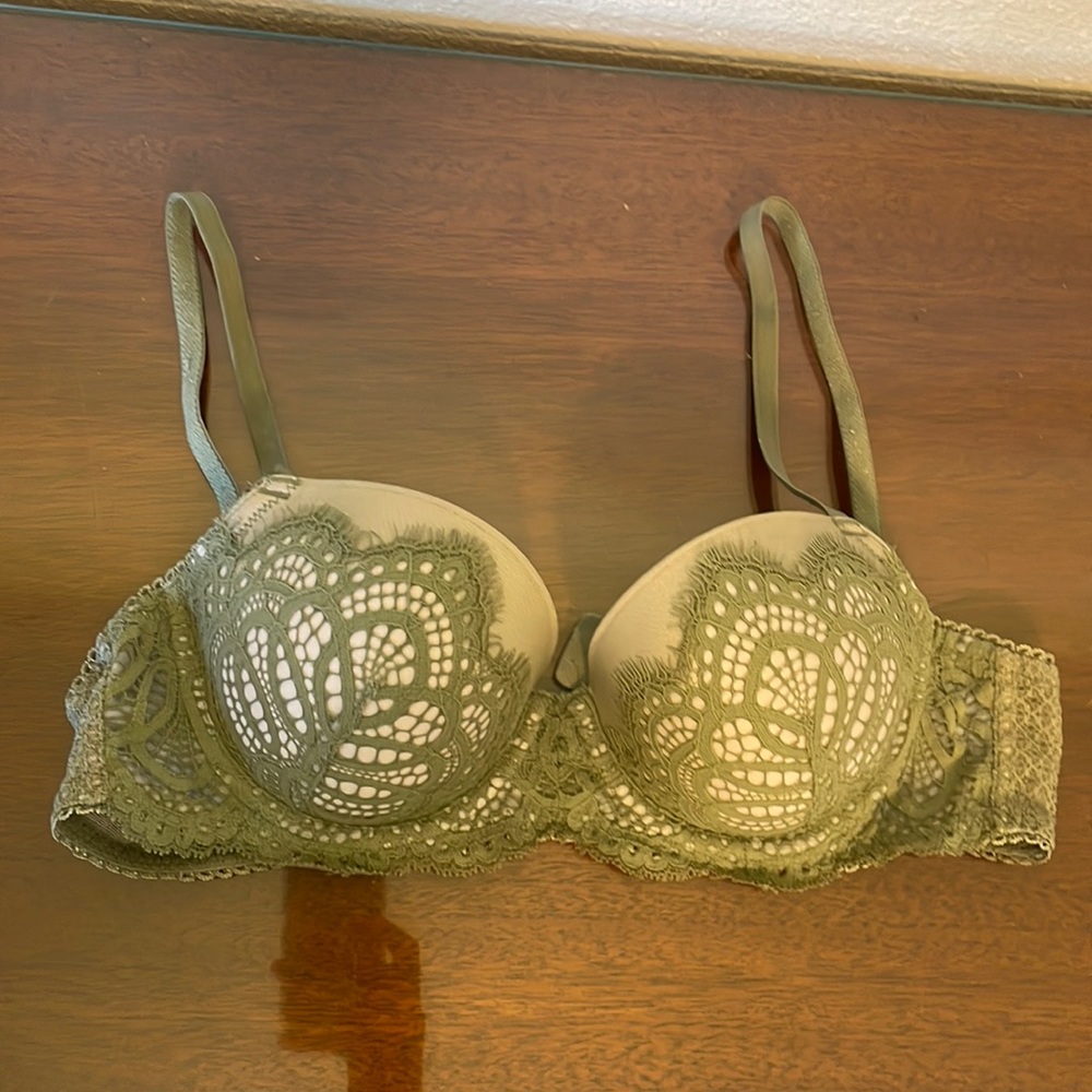 Victoria’s Secret Dream Angels lined demi bra